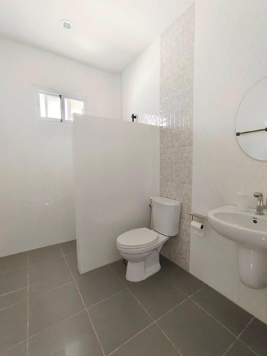 Bathroom 3, Chiang Khan Dwelling, Chiang Khan