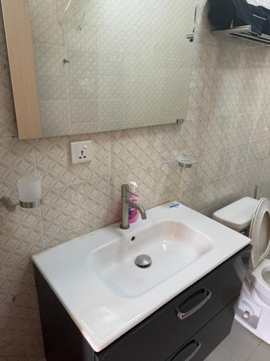 Bathroom 3, Gam Properties Guest House, Kombo Saint Mary