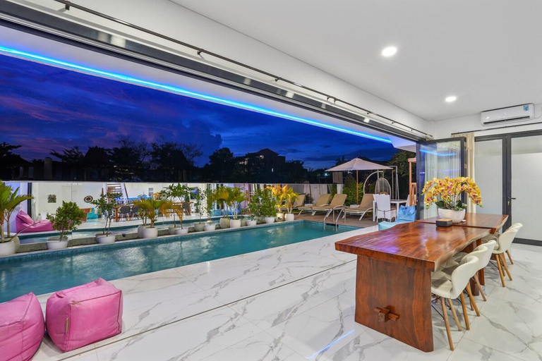 Food & Drinks, Large Luxury Modern Mansion Sleeps 8 up to 50, Badung