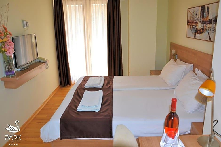 Bedroom 3, Park Lakeside Hotel