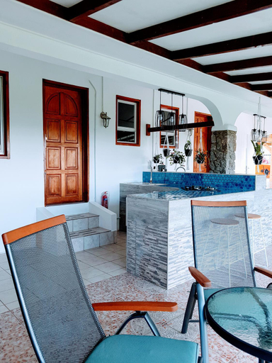 Others 4, Rose Self Catering