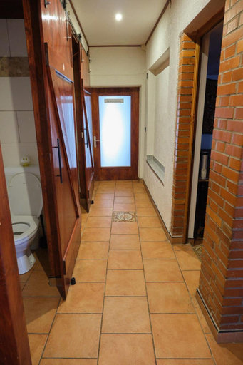 Bathroom 2, C&A Apartments, Kaiserslautern