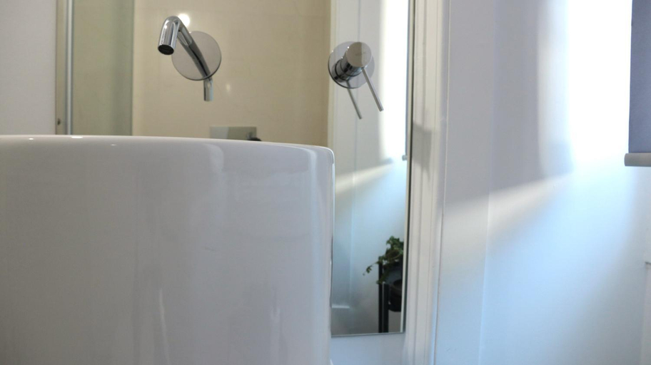 Bathroom 5, Casa Napperon, Abrantes