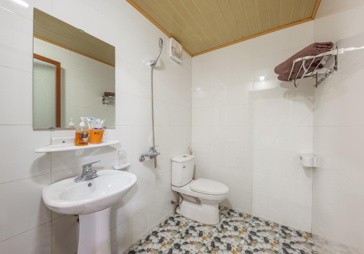 Bathroom 3, Viet Hai Lan Homestay, Cát Hải