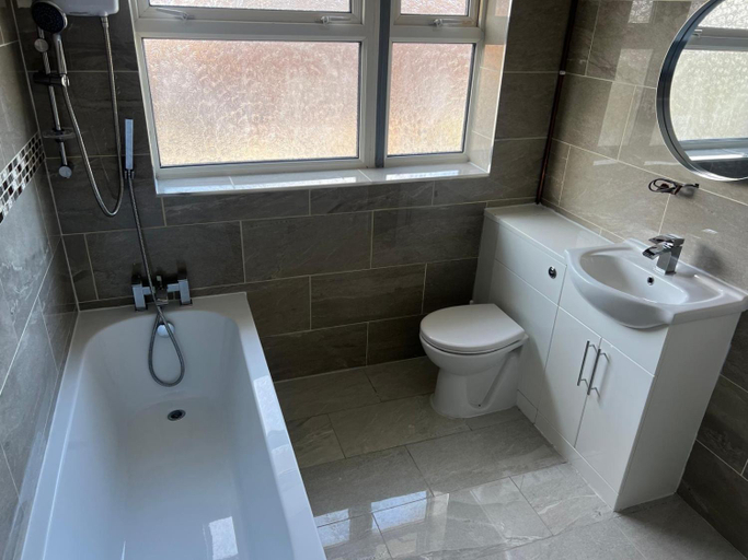 Bathroom, 91 property, Telford and Wrekin