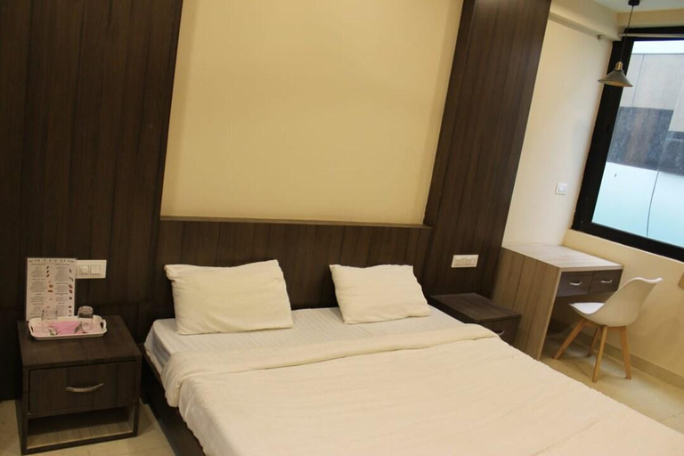 Bedroom 3, StayGuru Hotel Atithi, Kachchh