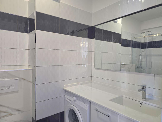 Bathroom 3, Brisa Del Mar Beachfront Apartment, Durrësit