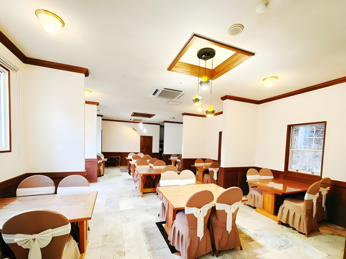 Food & Drinks, Casa Bianca Hakuba Goryu, Hakuba