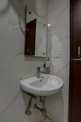 Bathroom 3, Hotel Royal Sky Luxury Near Delhi Airport, Delhi