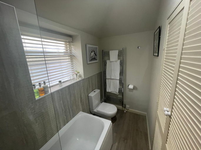 Bathroom 2, The Old Forge, Devon
