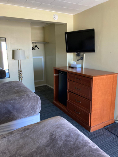 Bedroom 2, Taber Motel, Division No. 2