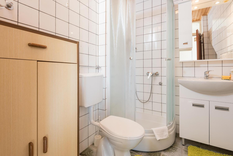 Bathroom 3, Apartments Mato Oborovic Papica, Orebić