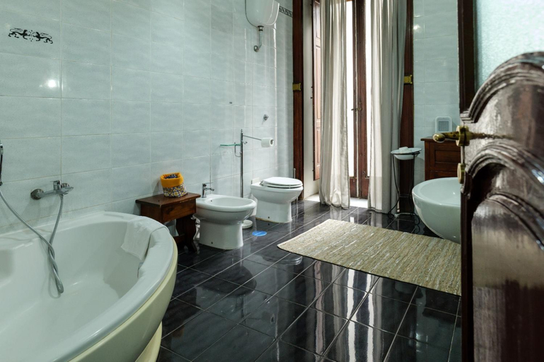 Bathroom 3, La casa di nonna Teresa, Napoli