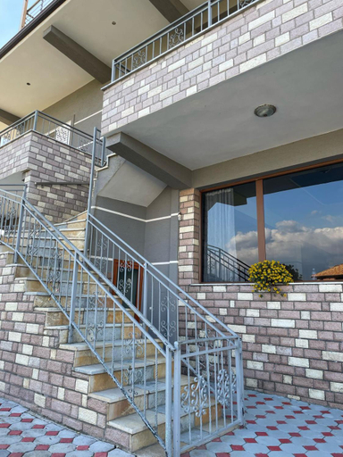 Others 5, Guest House Ilir, Beratit