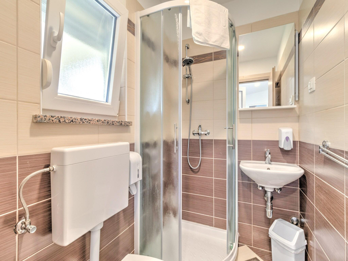 Bathroom 3, Holiday Home in Banjole near Pula Beach, Medulin