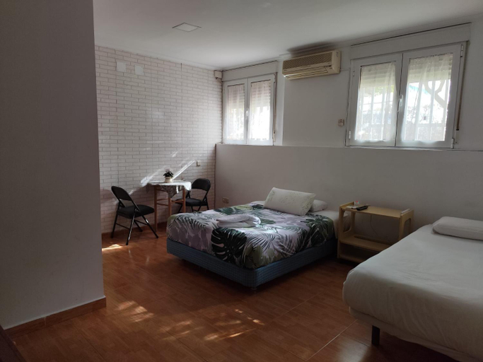 Others 5, Apartamento y Habitaciones El Colmenar, Madrid
