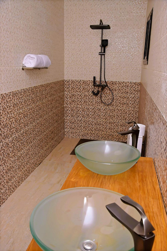 Bathroom 5, Keur Adiana, Mbour