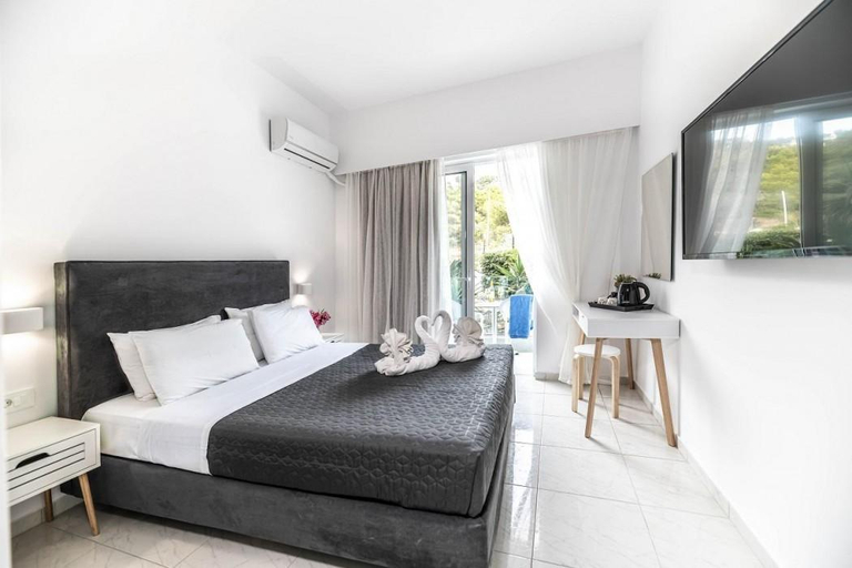 Bedroom 5, Pefkos Breeze Family Resort & Spa, South Aegean
