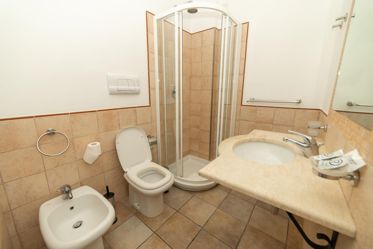 Bathroom 5, GH Diana Hotel, Olbia-Tempio