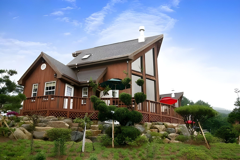 1, Muju Island Pension, Muju