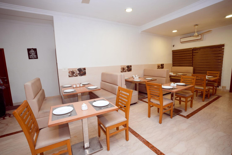 Food & Drinks 5, Hotel Avenue 11, Chennai