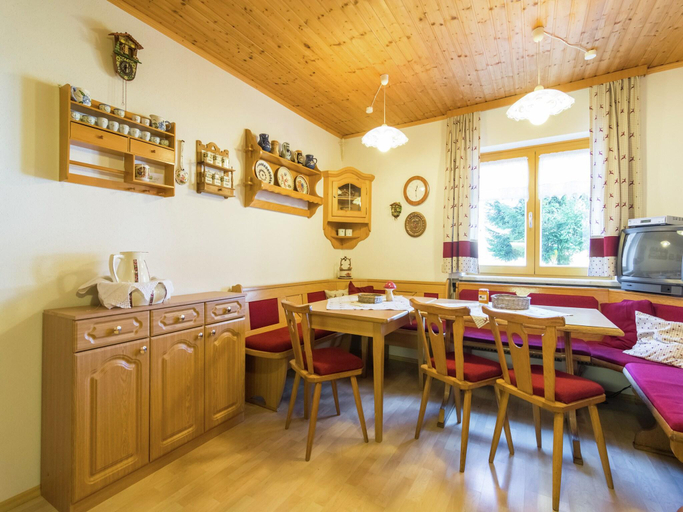 Food & Drinks 4, Renovated Mountain Retreat Stay, Liezen