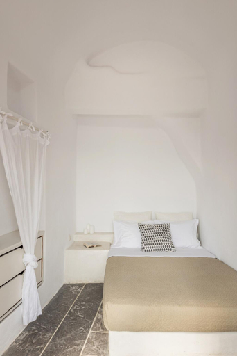 Bedroom 2, Parathyra Cave Houses by Cycladica, South Aegean
