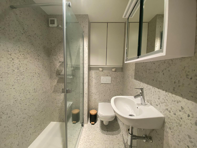Bathroom, Apartment in Nieuwpoort with Stunning Sea View, West-Vlaanderen