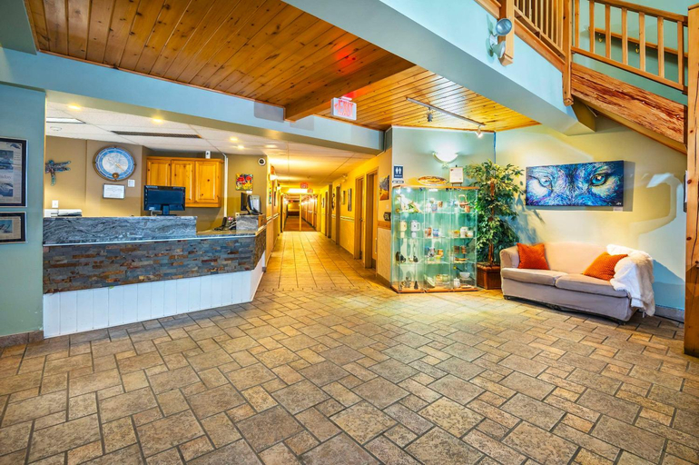 Public Area 2, Cedar Meadows Resort & Spa, an Ascend Collection Resort, Cochrane