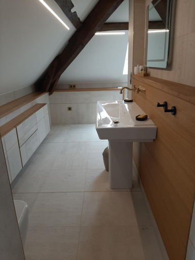 Bathroom 5, Maison LaPlace, Hautes-Pyrénées