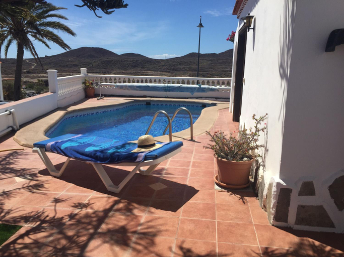 Sport & Beauty 2, COLINA GOLF excellent holiday home with heated pool, Santa Cruz de Tenerife