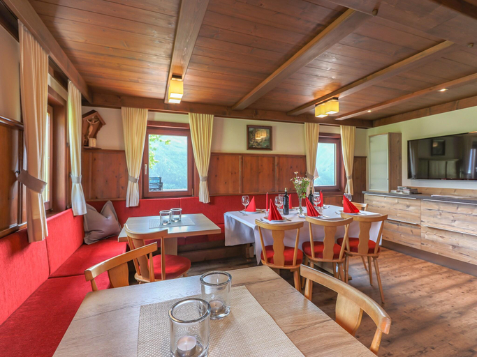 Food & Drinks 4, Farmhouse Mittersill near KitzSki Slopes, Zell am See