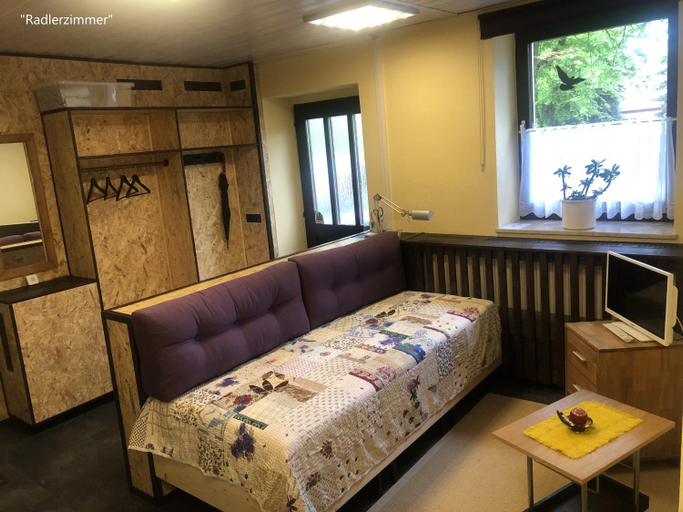 Bedroom 2, Ferienwohnung Kastanienblick oder Parkblick, oder unser Radlerzimmer!, Vorpommern-Greifswald