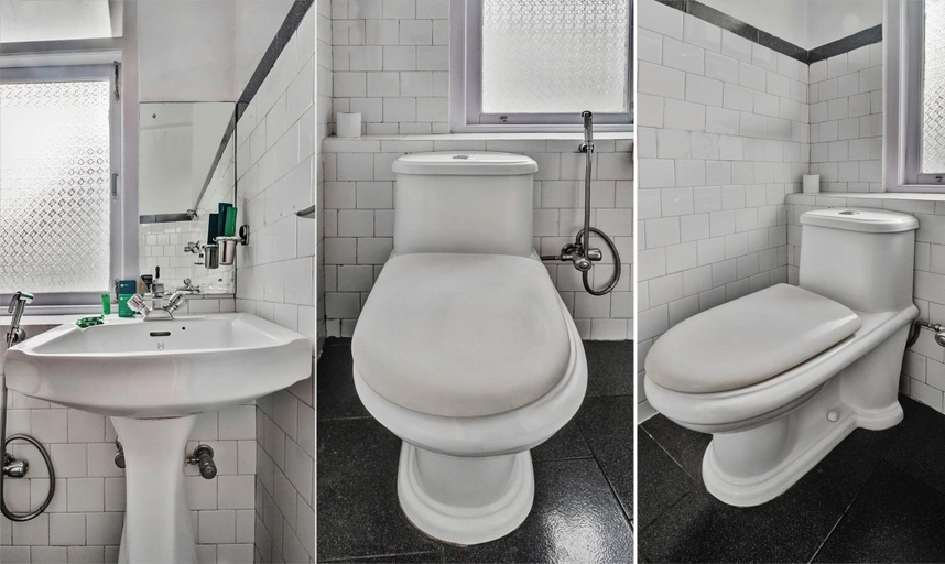 Bathroom 4, Dekeling Hotel, Darjiling