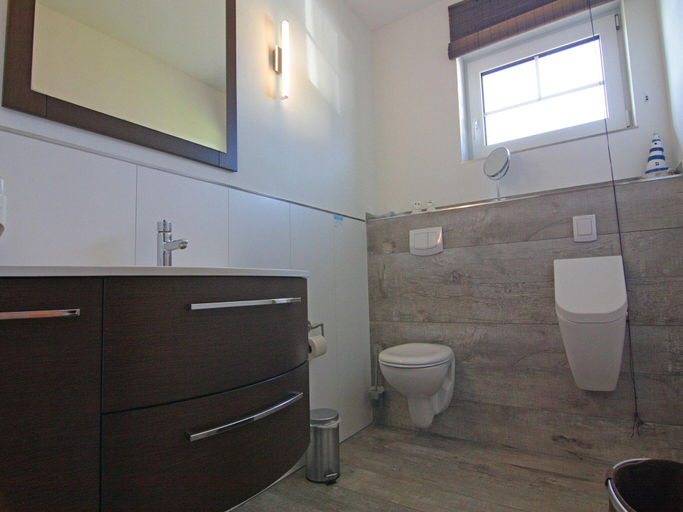 Bathroom 2, Komfortables Ferienhaus in Friedrichskoog-Spitze, Dithmarschen