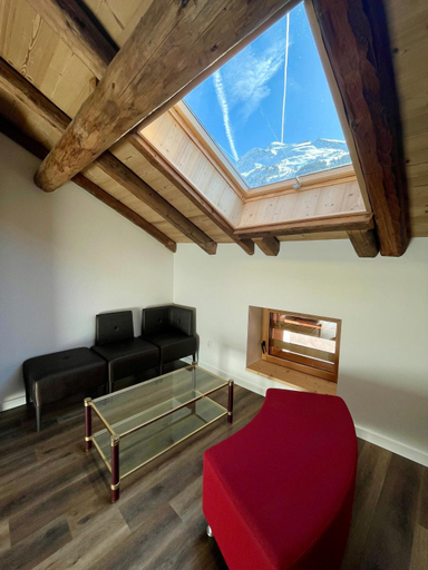 Others 4, La MaiZon du Bois, Savoie