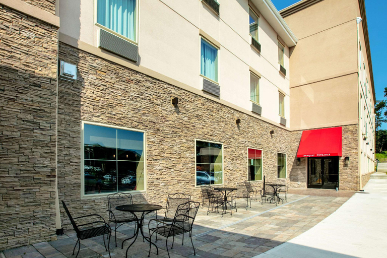 Exterior & Views 1, Comfort Suites Fishkill near Interstate 84, Dutchess