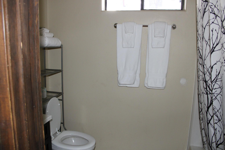 Bathroom, Edelweiss Resort and Restaurant, Apache