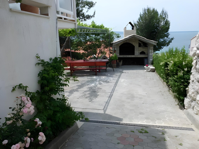 Others 5, Apartments Bandalo, Podstrana