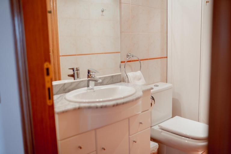 Bathroom, El Portal de la Irene - Apartamentos Rurales, Lleida
