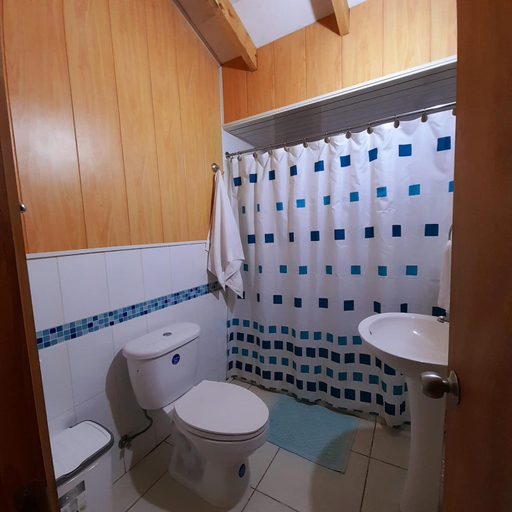 Bathroom, Cabanas El Portal, Valdivia