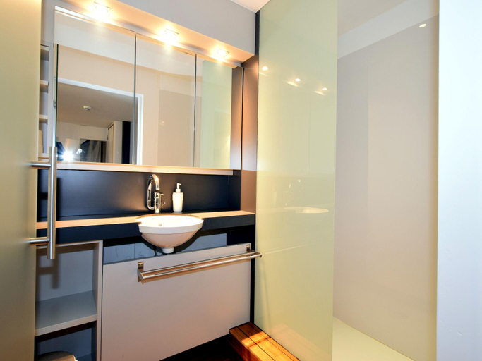 Bathroom 3, Manor house flat in Robertville, Liège