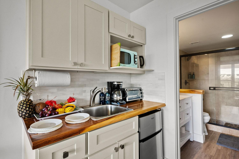 Others 3, Walk to 3 Beaches | Top-Floor Maui Studio, Maui