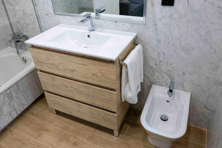 Bathroom 2, Mira San Basilio, Córdoba