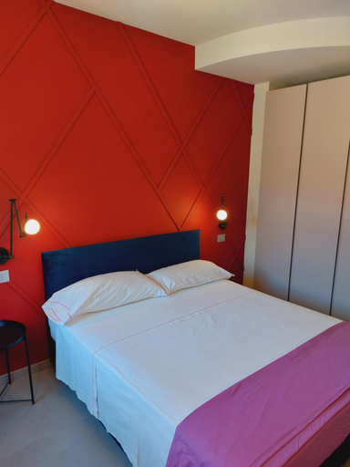Bedroom 2, the 6 apartments, Rimini