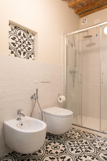 Bathroom 2, Alla Rocca del Lago Dimore, Perugia