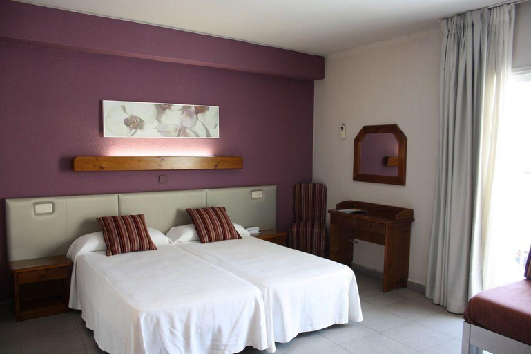 Bedroom 3, Hotel S’Agoita, Girona