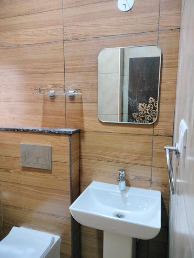 Bathroom 2, Globus Hotel by Silicon Hearth, Bangalore