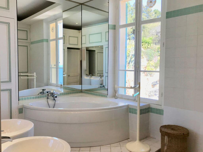 Bathroom, Villa in a top location with view, Alpes-Maritimes