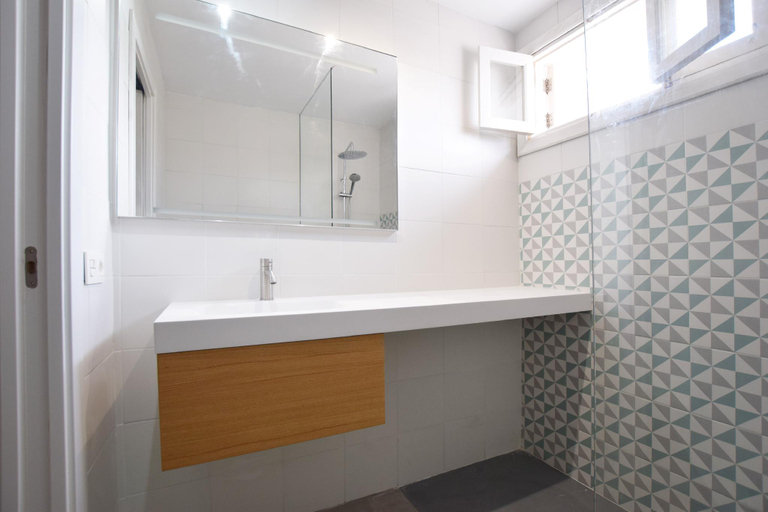 Bathroom 3, XARUS 1, Baleares